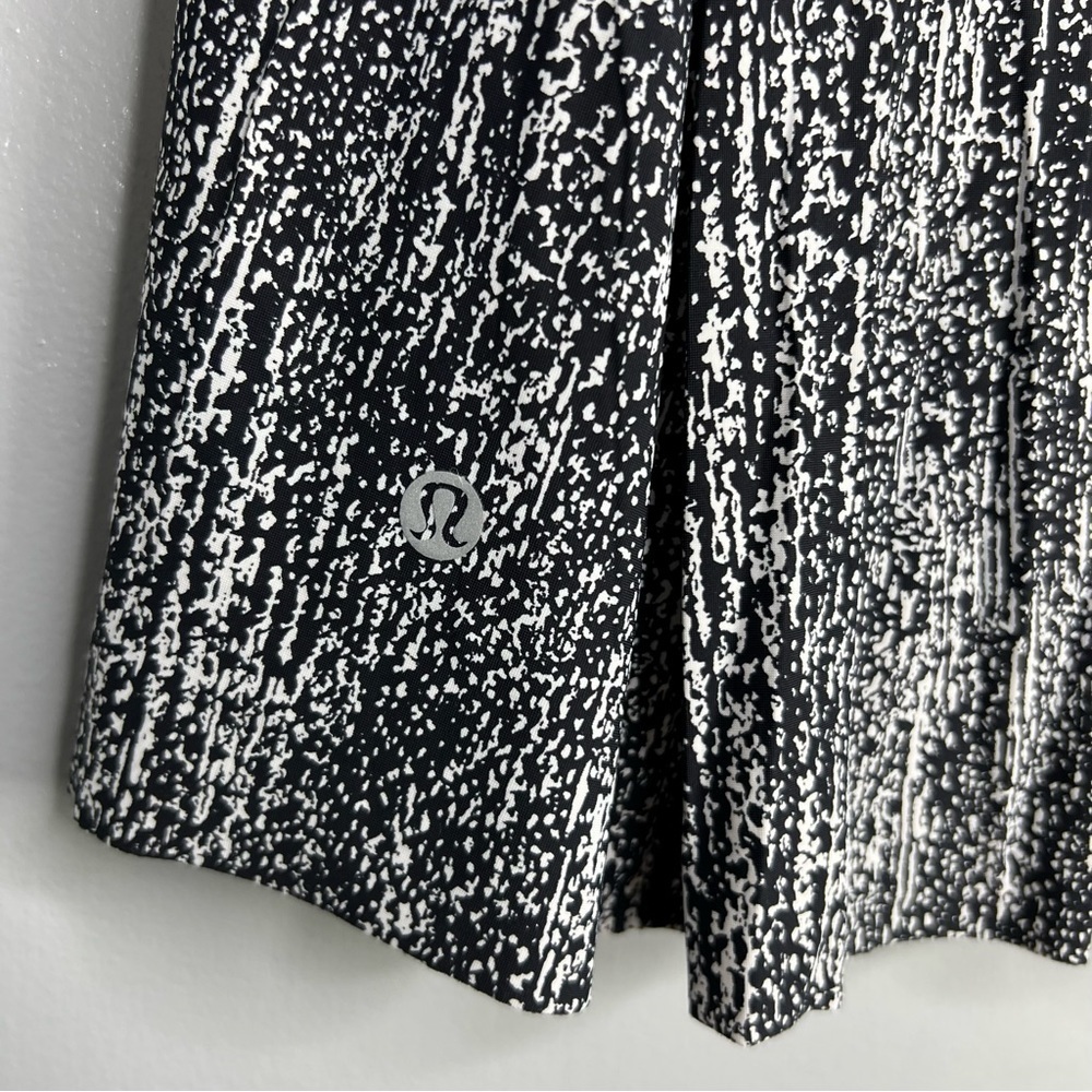 LULULEMON Lost In Pace Air Time White Black Mini Athletic Skirt - Picture 5 of 6